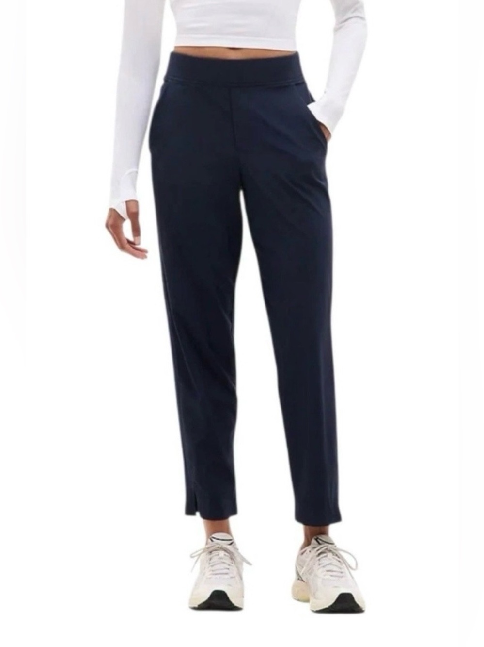 Athleta Brooklyn Mid Rise Straight Leg Ankle Pants in Black. Size 6 Petite